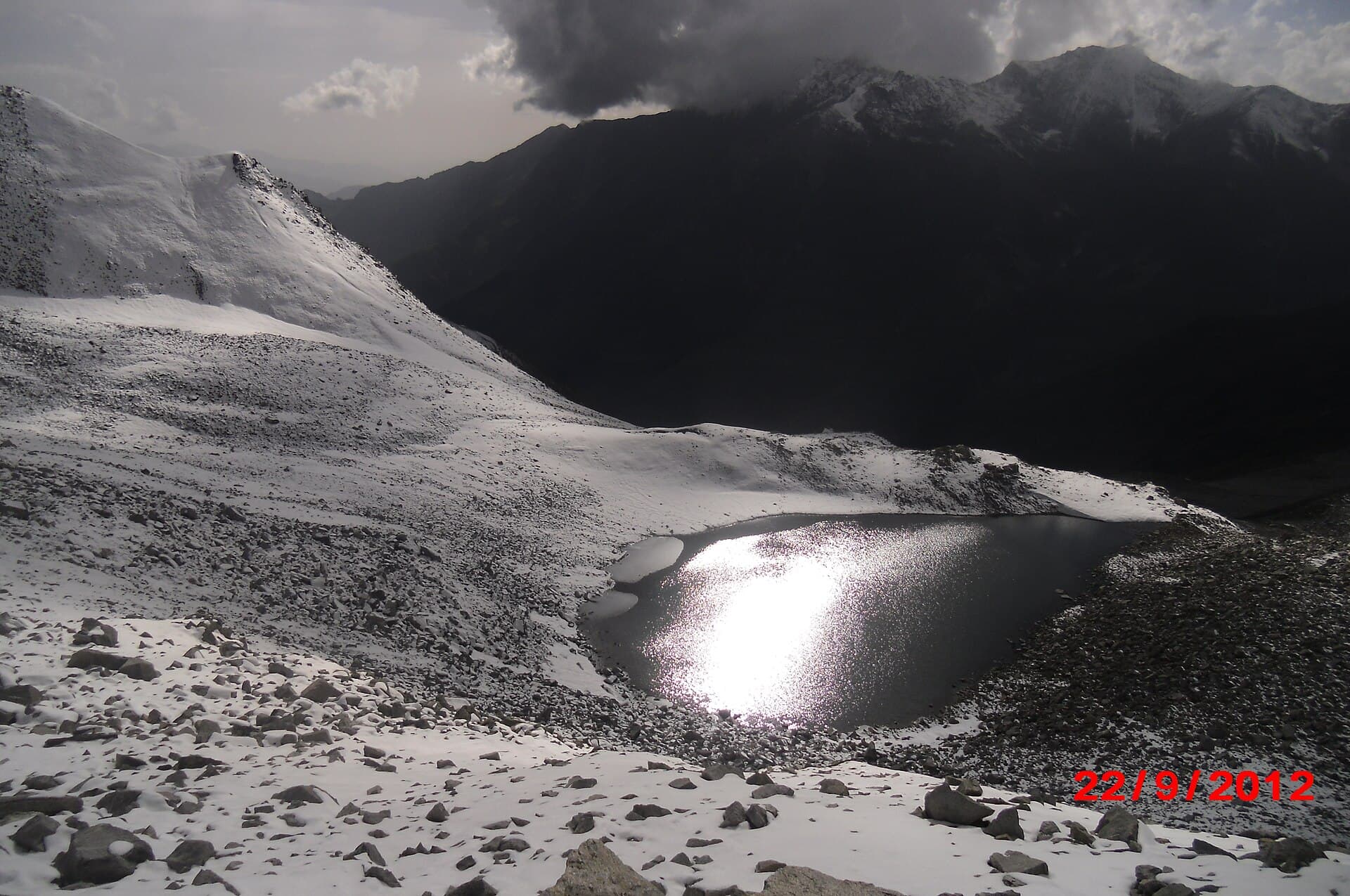 Teardrop-shaped Ansoo Lake from above