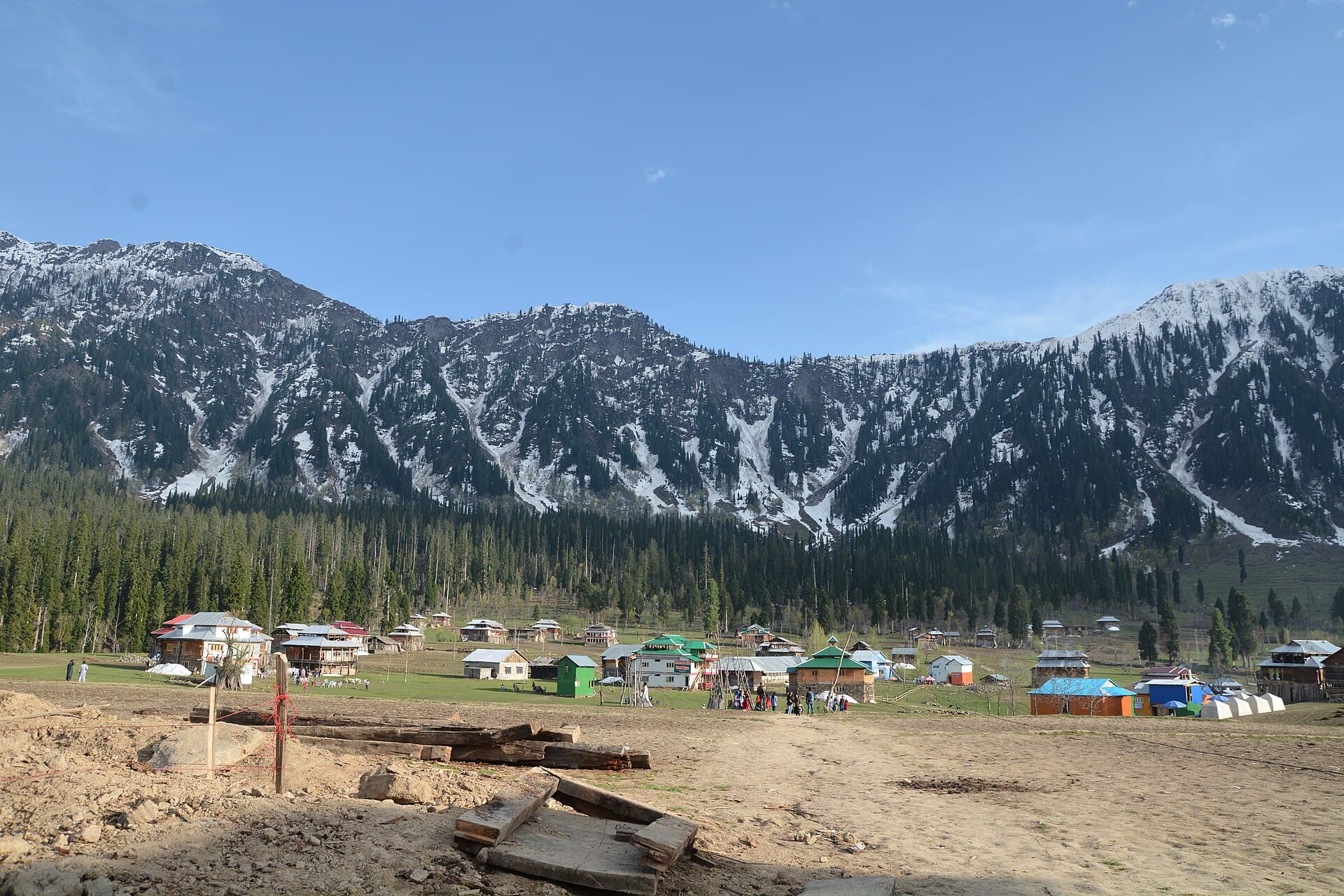 Trail climbing toward Arang Kel meadow
