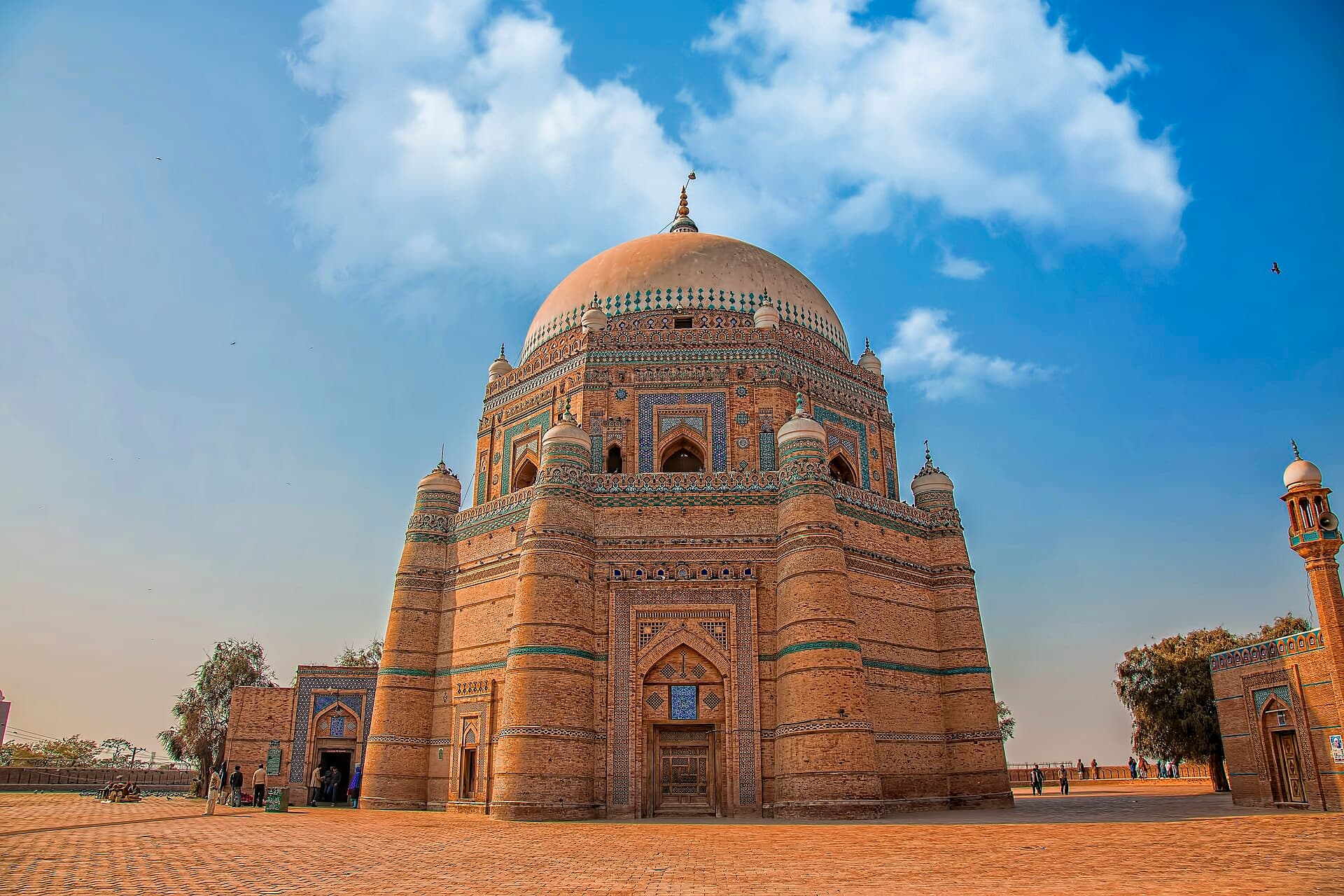 The tiled octagonal tomb of Shah Rukn-e-Alam in Multan