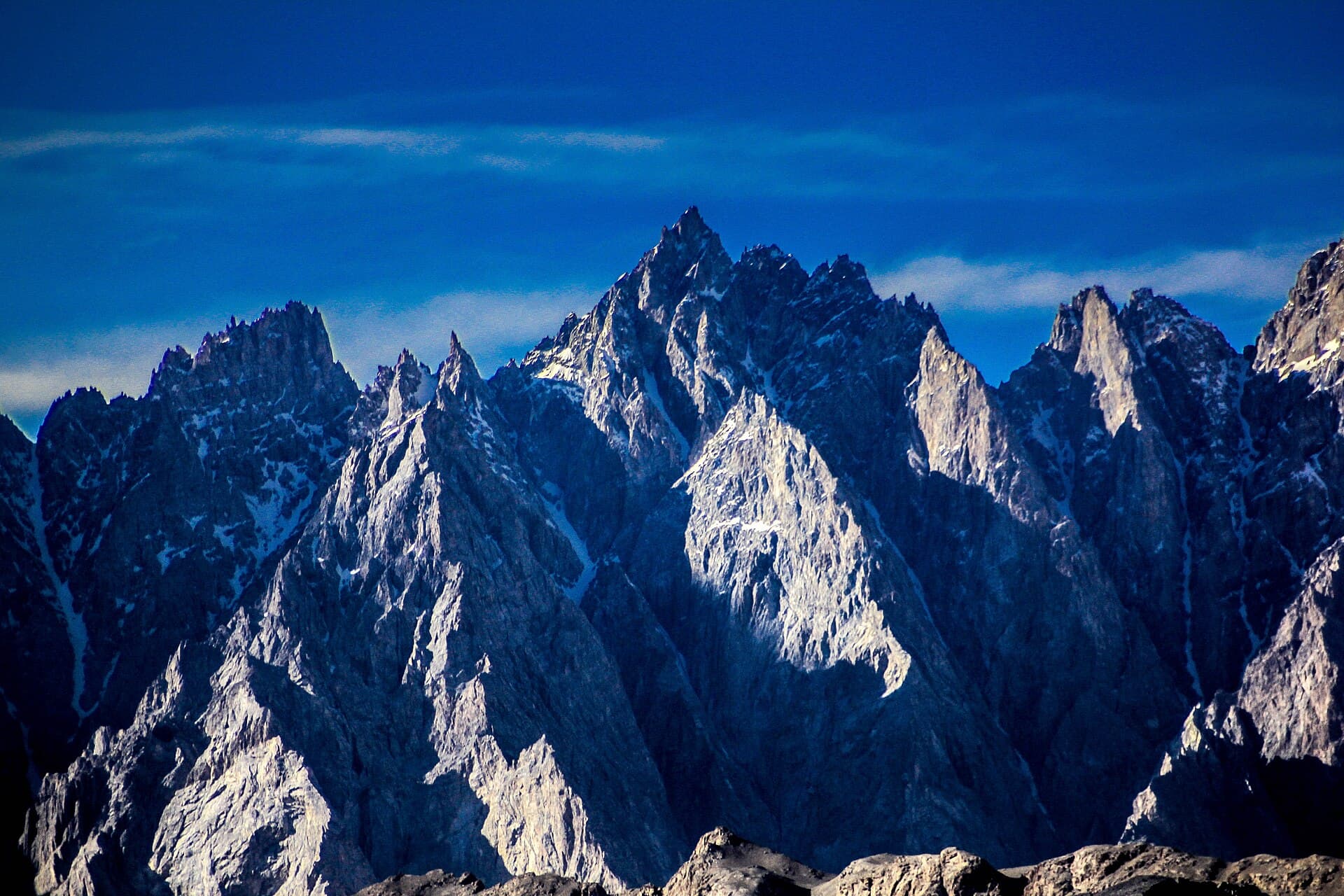 Passu Cones jagged peaks rising above the valley