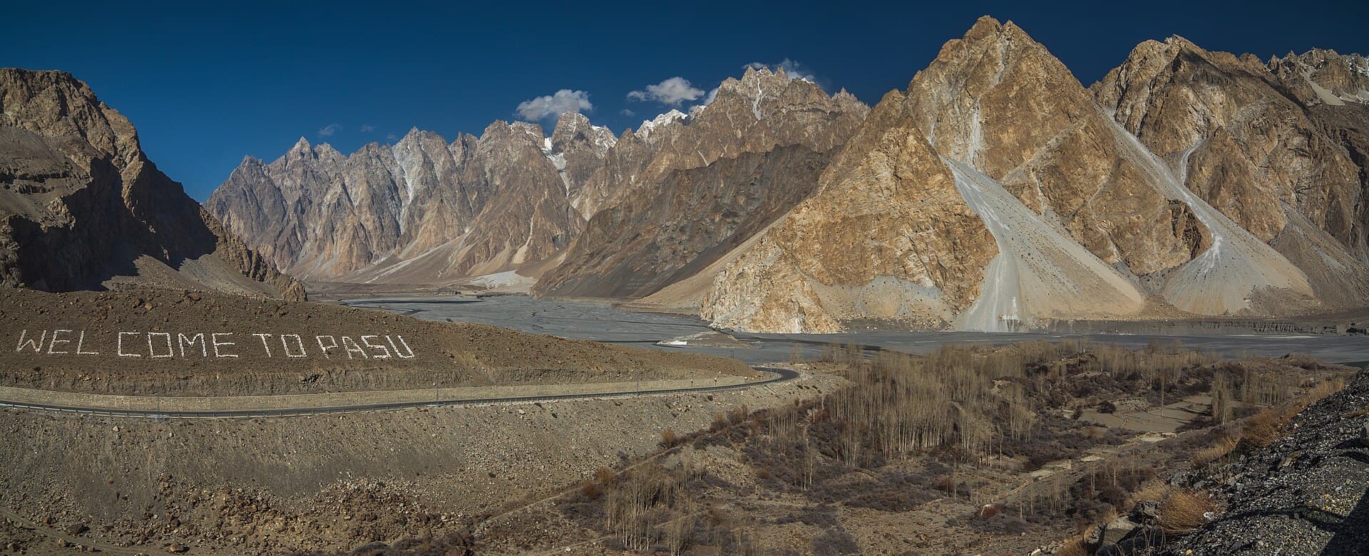 Panoramic view of the Passu peaks and Hunza River, Gilgit-Baltistan